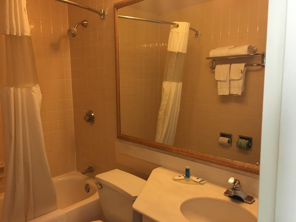 Rodeway Inn Greenfield Ngoại thất bức ảnh