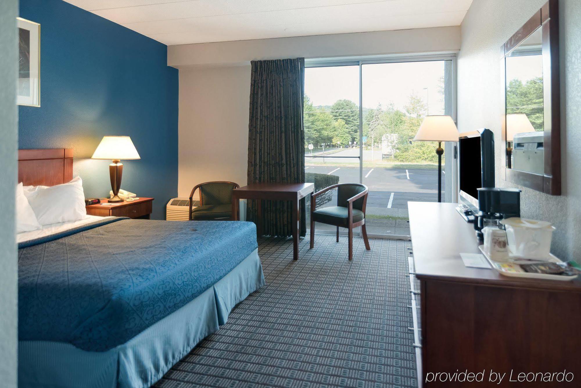 Rodeway Inn Greenfield Ngoại thất bức ảnh